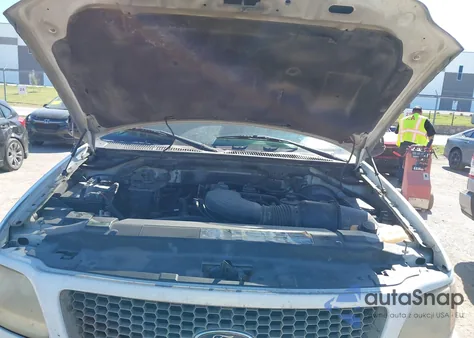 2001 Ford F-150 Harley-Davidson Edition/King Ranch Edition/Lariat/Xlt from USA, damaged, VIN 1FTRW07L21KF81142